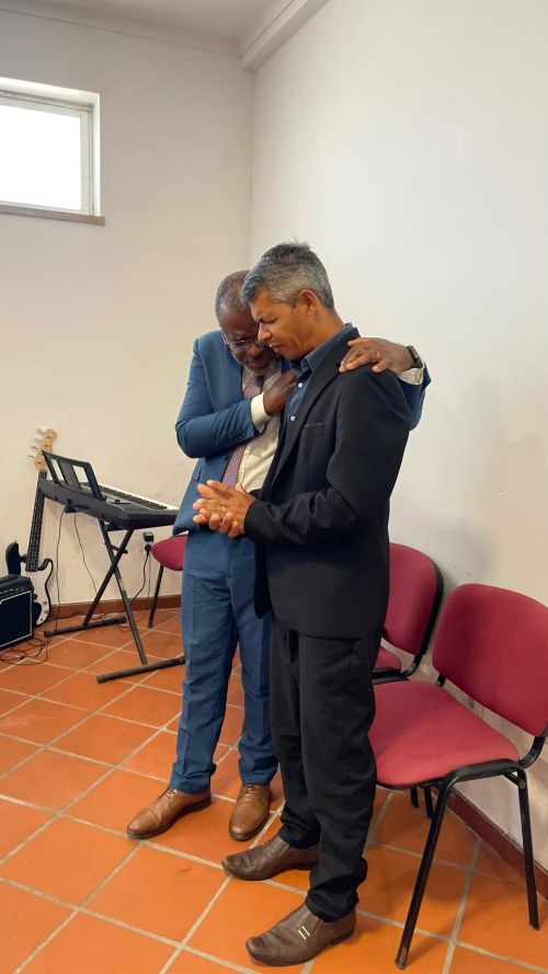 Pr Silvio Quental (supervisor) com o Pb. Edillson Andrade (pastor local)
