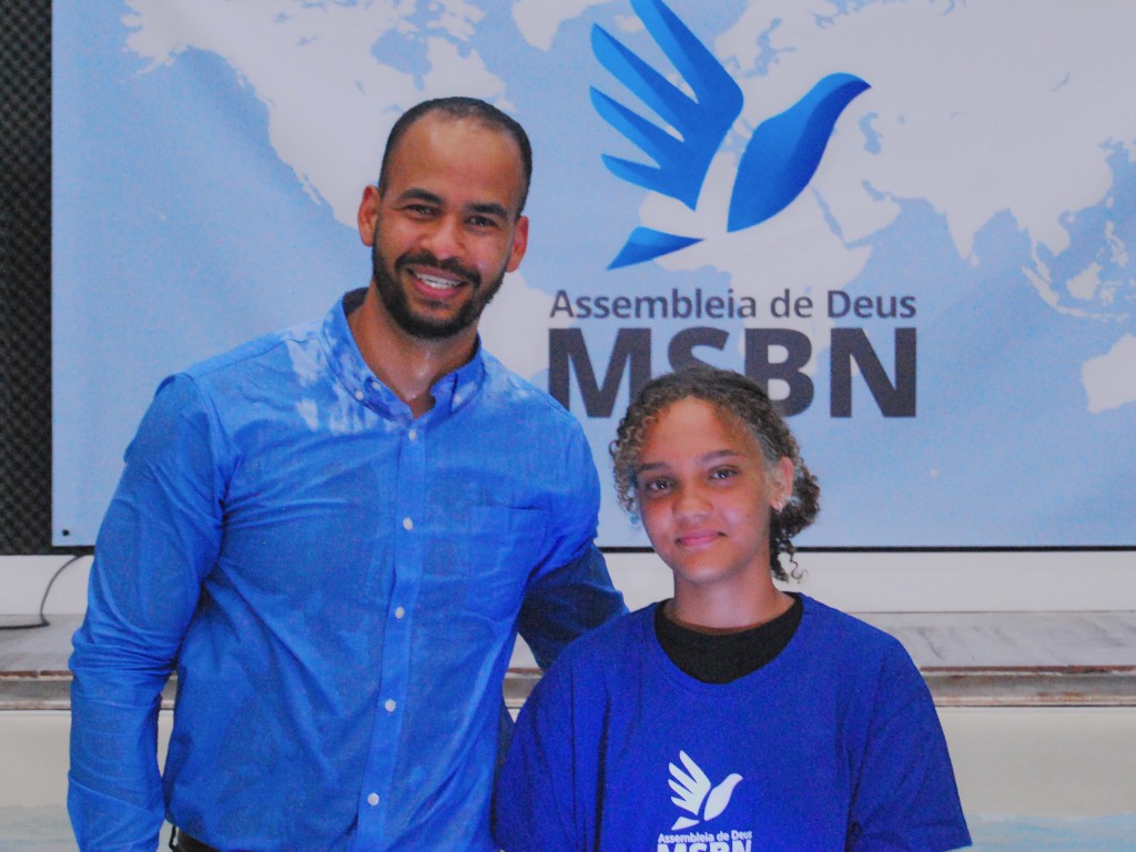 Batismo nas Águas Celebra a Fé e o Crescimento da Igreja no Centro de Eventos MSBN